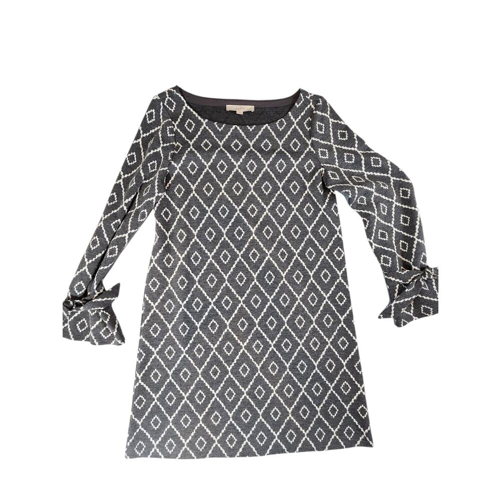 Loft womens shift dress sz med. gray diamond print long bell sleeve knee length